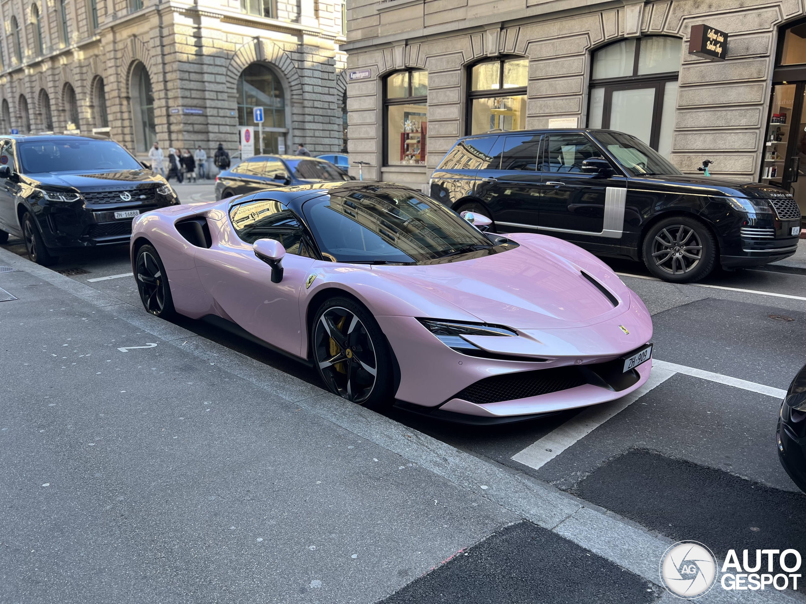 ferrari-sf90-spider-bbb54-c412311012025134152_1.jpg