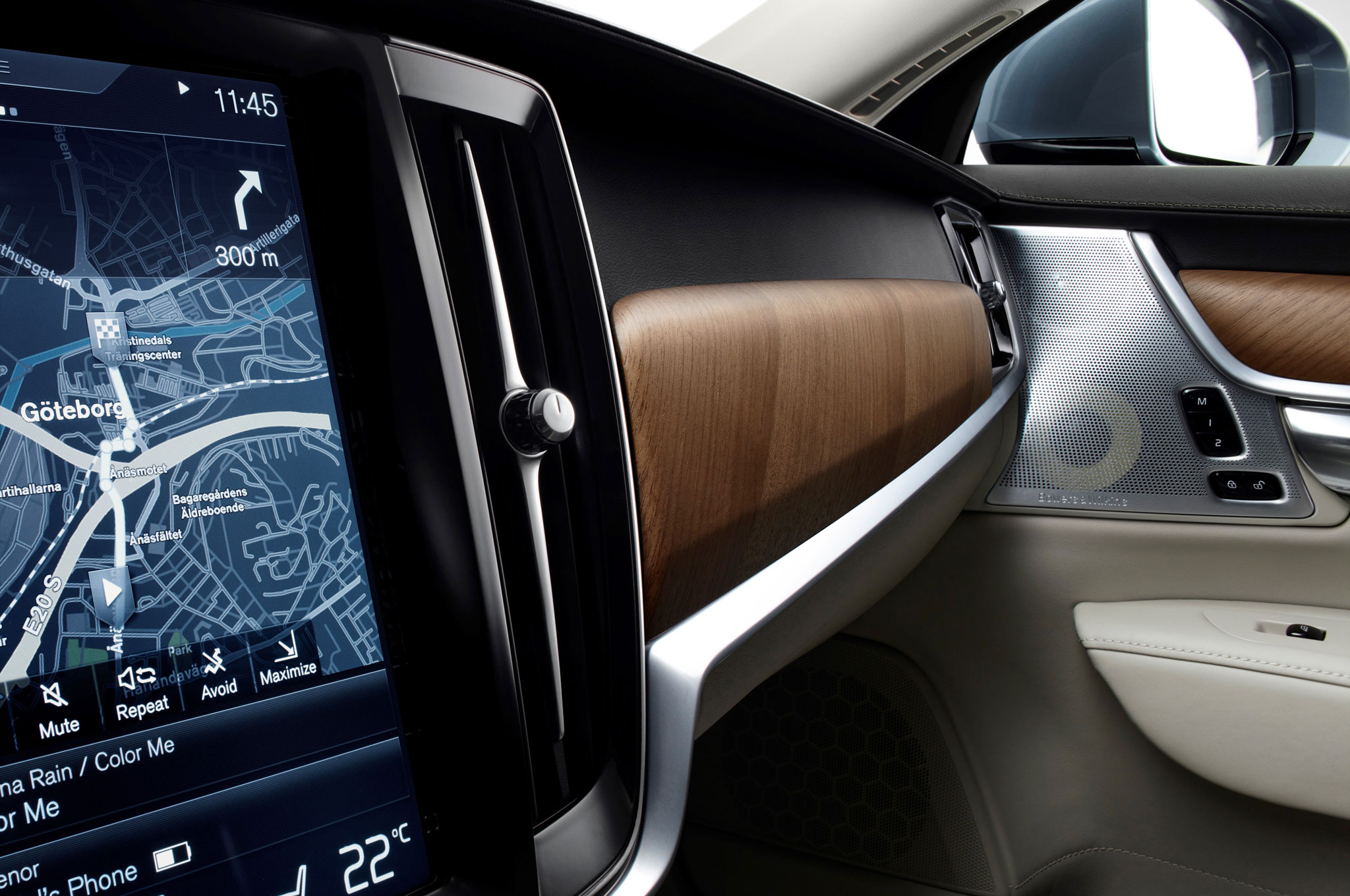 2017-Volvo-S90-interior-and-wood-trim.jpg
