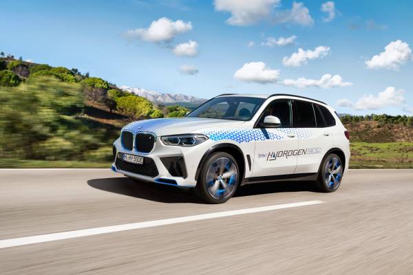P90433010-bmw-ix5-hydrogen-600px.jpg