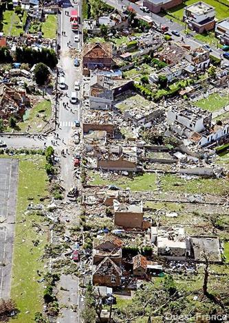 SIGE_tornade_20080804_apx_470__w_ouestfrance_.jpg