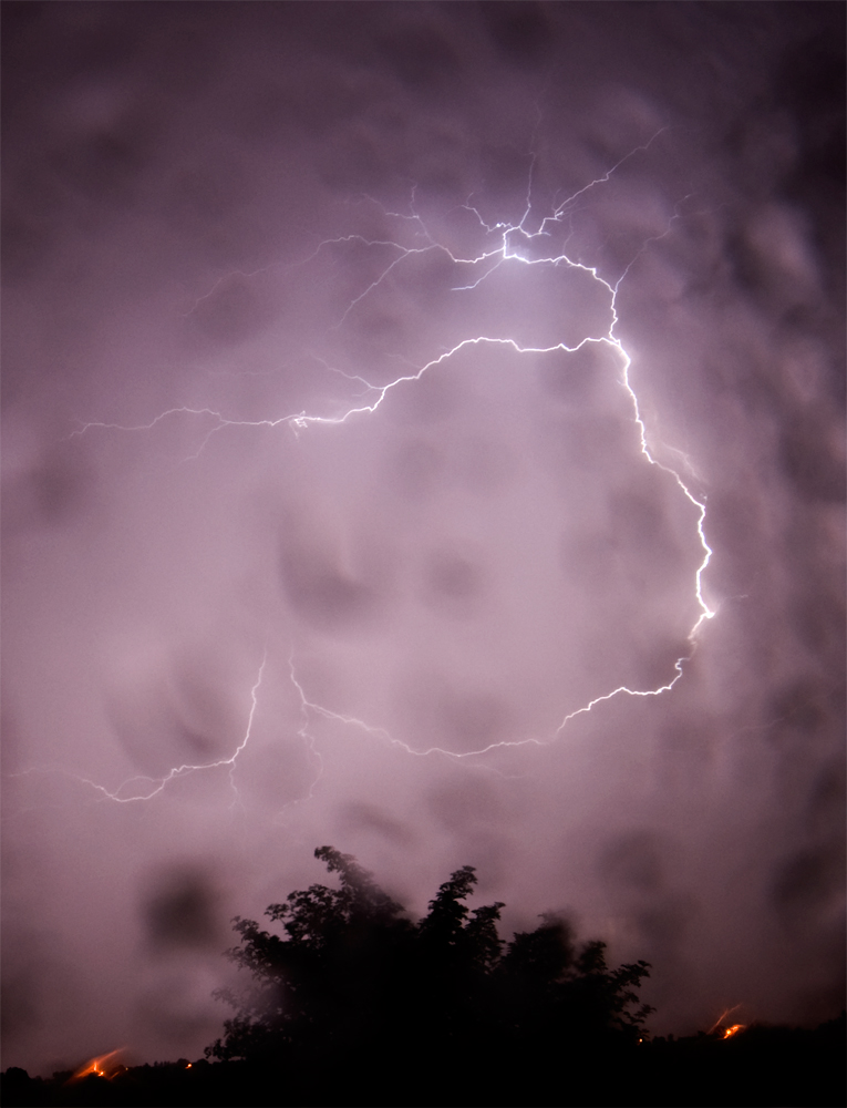 lightning_throug_glass_by_mightyflup.jpg