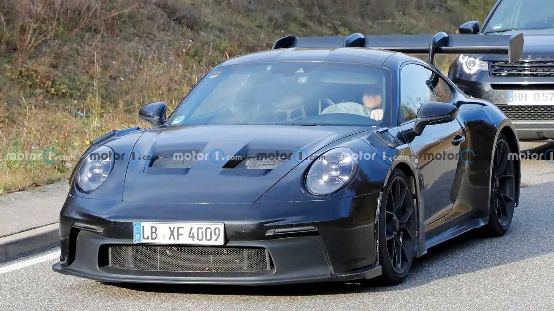2023-porsche-911-gt3-rs-side-view-spy-photo.jpg