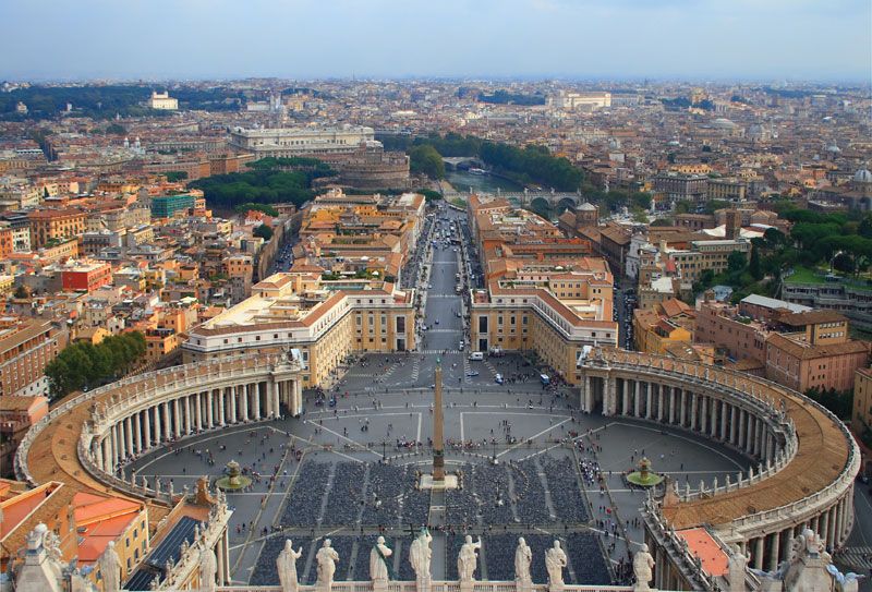 Saint-Peters-Square-Rome.jpg