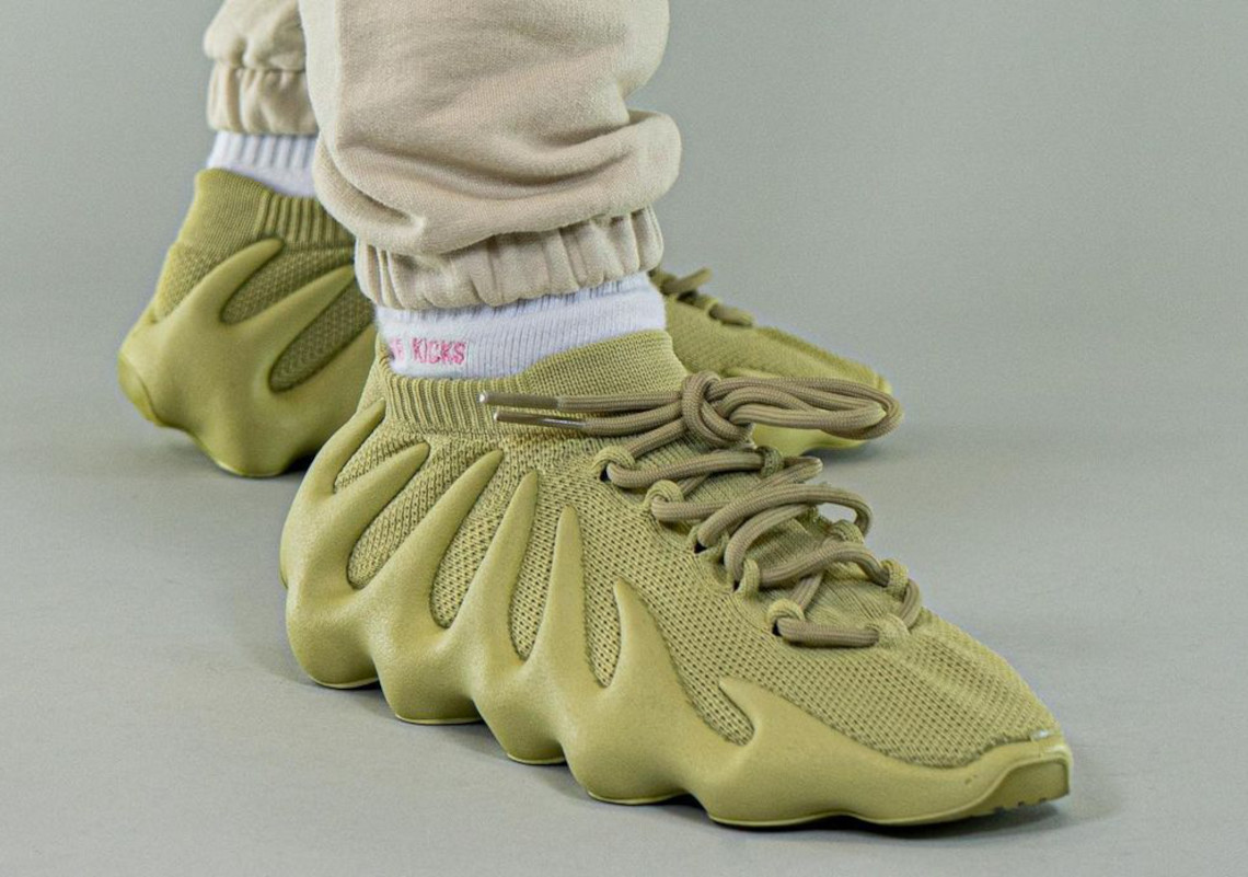 adidas-YEEZY-450-Dark-Sulfur-7.jpg