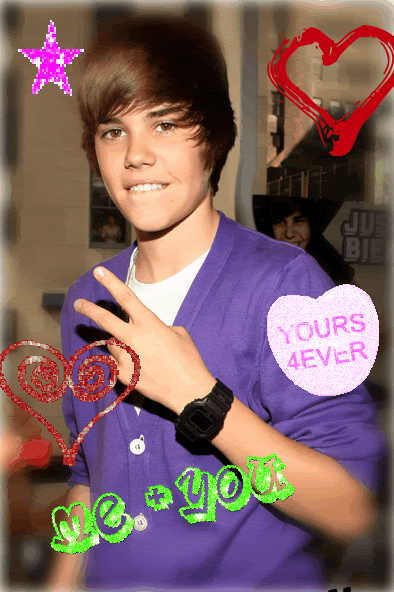 wow-thats-hot-justin-bieber-11101100-394-592.gif