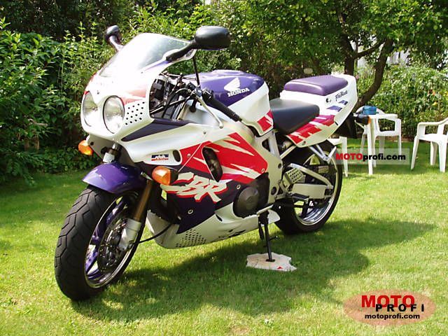 honda_cbr_900_rr_fireblade_1993_8_lgw.jpg