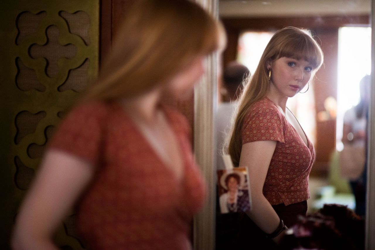 molly-quinn-the-haircut-short-film-pictures_1.jpg