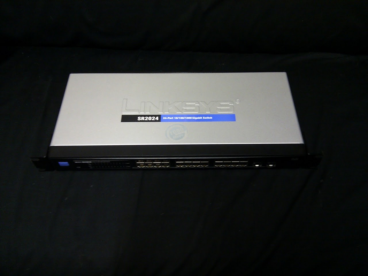 linksys-sr2024.jpg