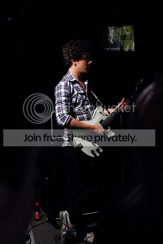 sized_gitarist.jpg