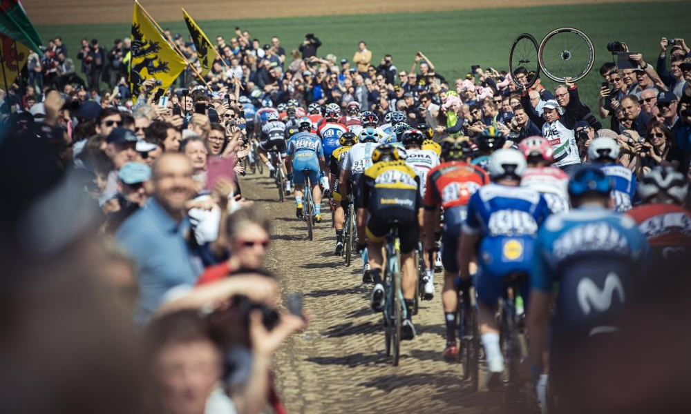 Parijs-Roubaix-2021-kasseien.jpg