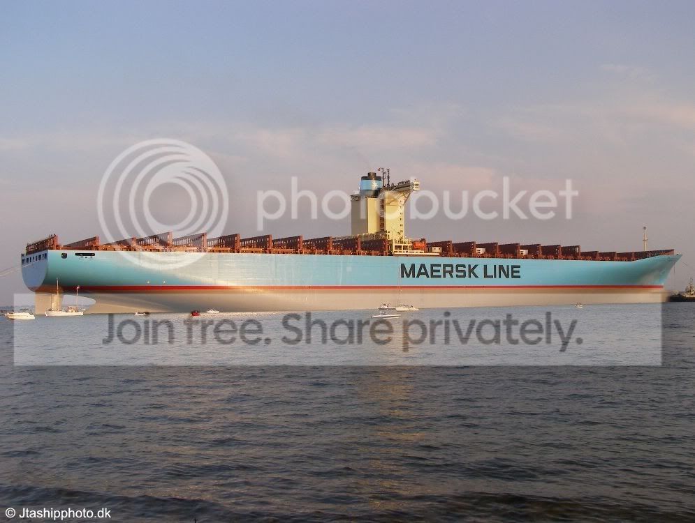 Emma20Maersk2015.jpg