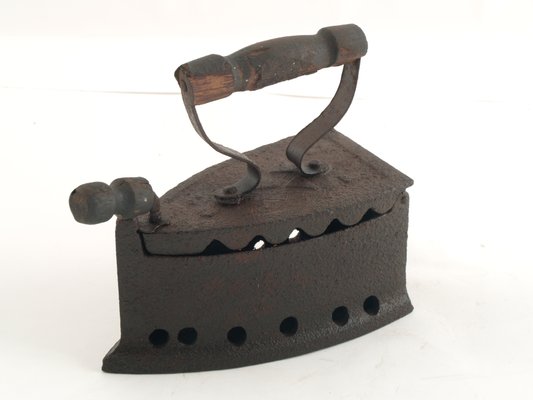 antique-italian-cast-iron-coal-iron-1900s-3.jpg
