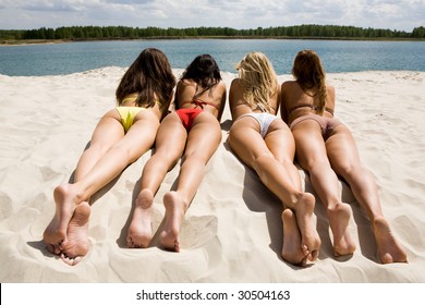 rear-view-pretty-girls-lying-260nw-30504163.jpg