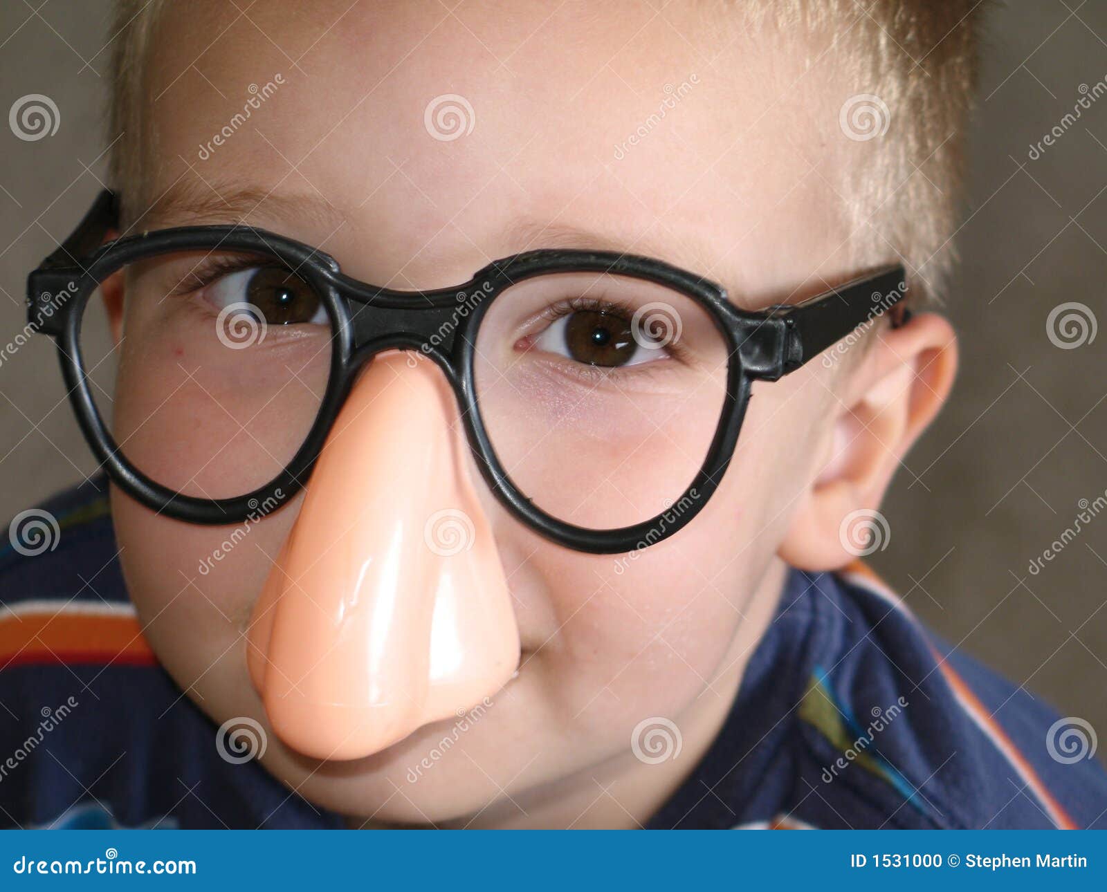 big-nose-glasses-little-boy-1531000.jpg