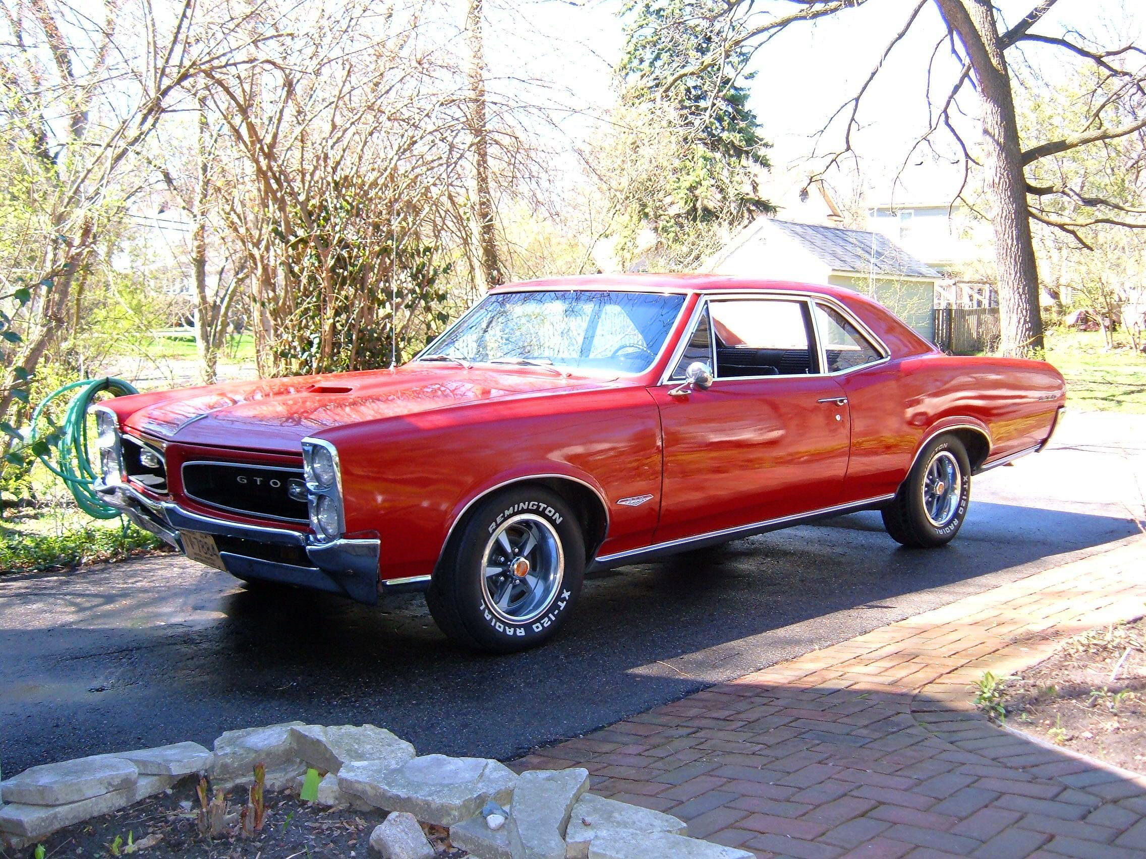 Pontiac_GTO_1966.jpg