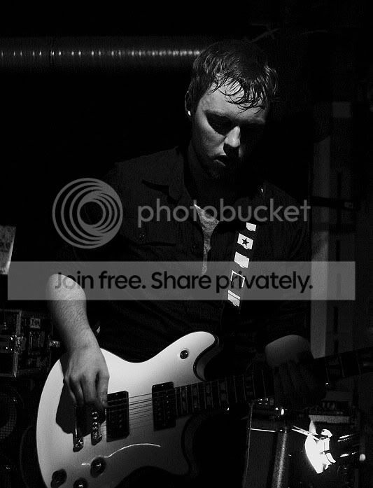 sized_gitarist2bw-1.jpg
