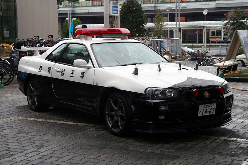 800px-japanese_nissan_skyliner34_gtr_police_car.jpg