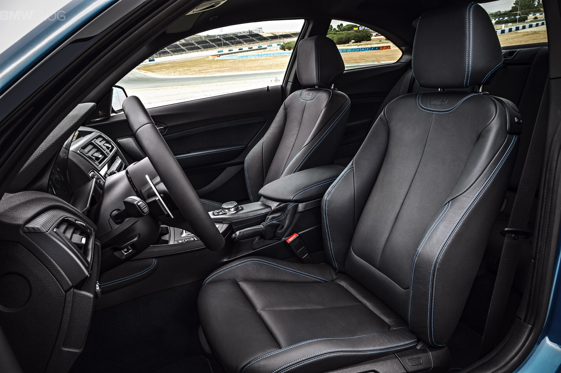 BMW-M2-interior-03.jpg