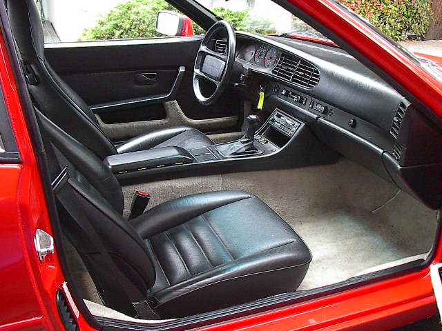 Porsche-944-85.5-red-int.jpg