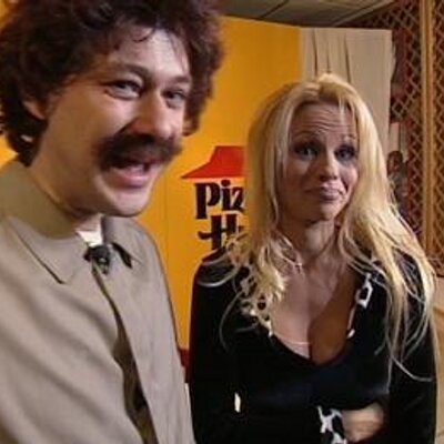 dgs_sr_pamela_anderson_400x400.jpg