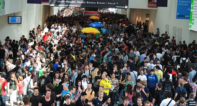 Gamescom_2011_-_Sa_-_015_110829130231665.jpg