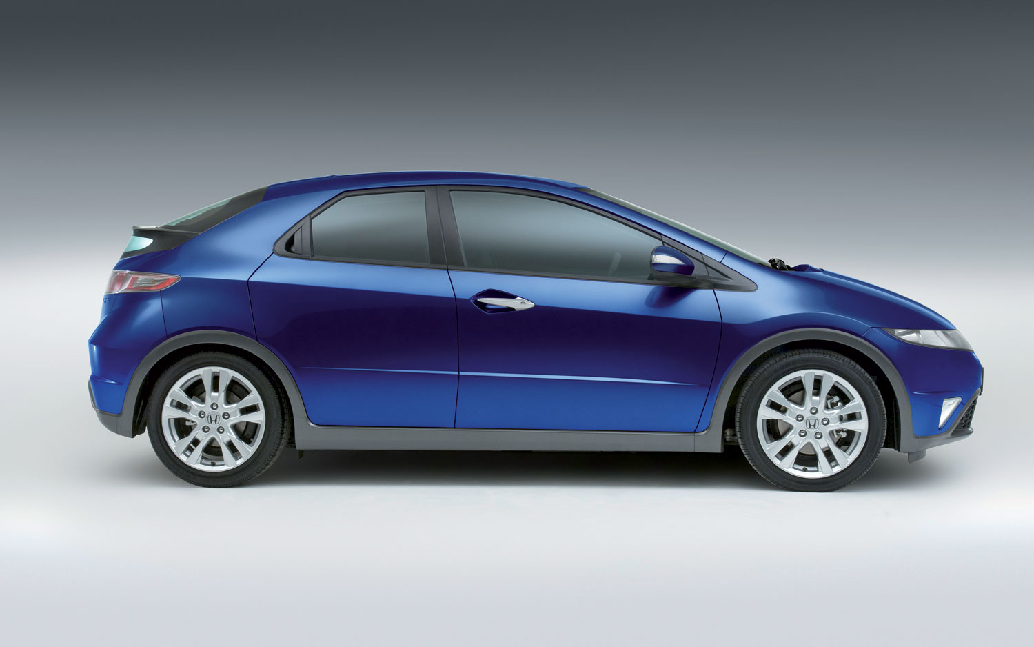 2008-Honda-Civic-Five-Door-Profile.jpg