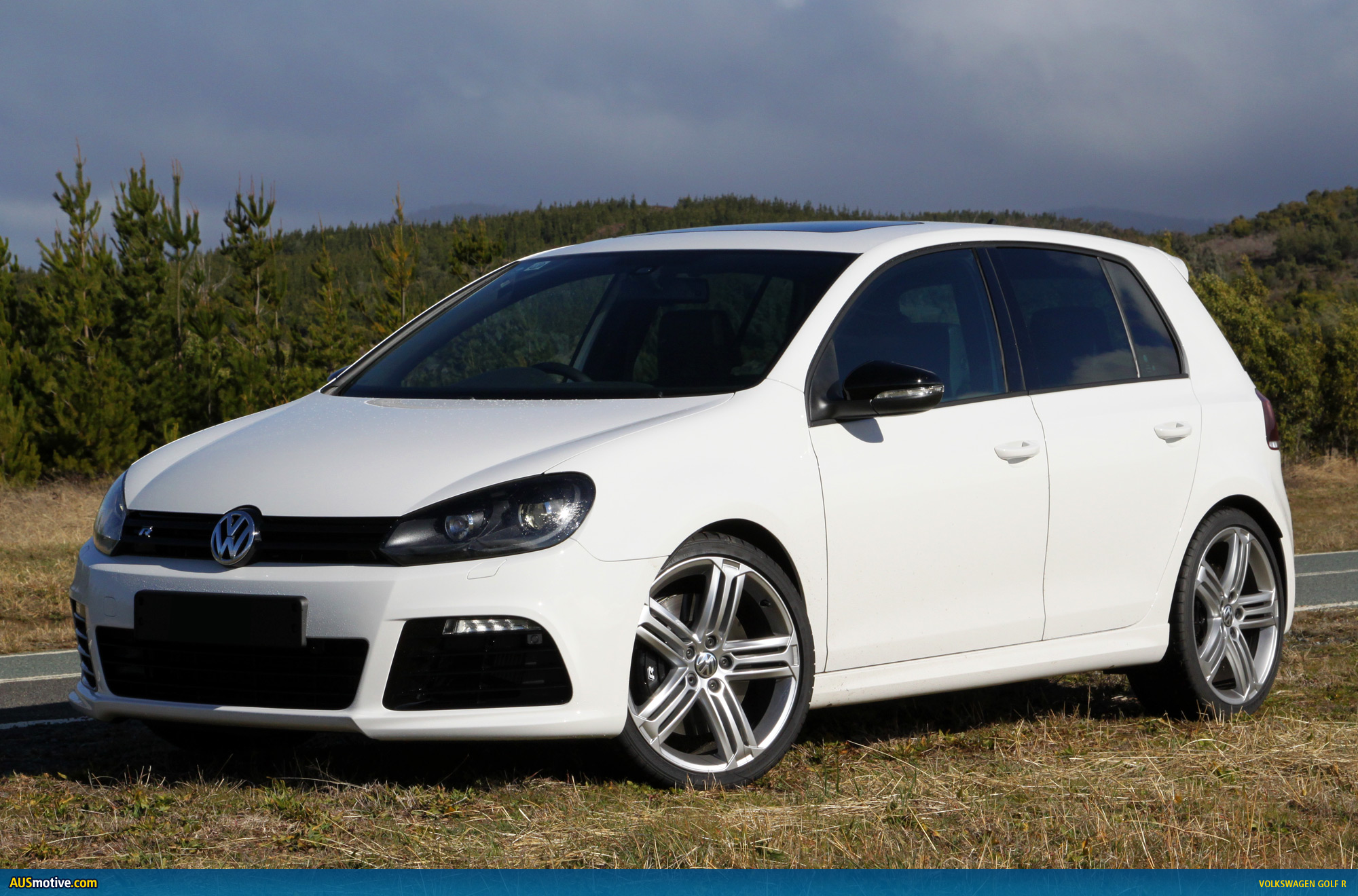 VW-Golf-R-Drive-Thru-01.jpg