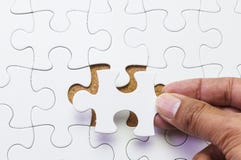 ontbrekend-puzzelstuk-34927615.jpg