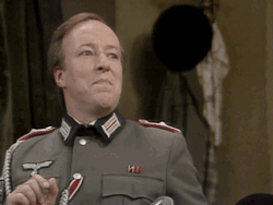 tumblr_m4bqt39YTl1r8mj54o2_250.gifv
