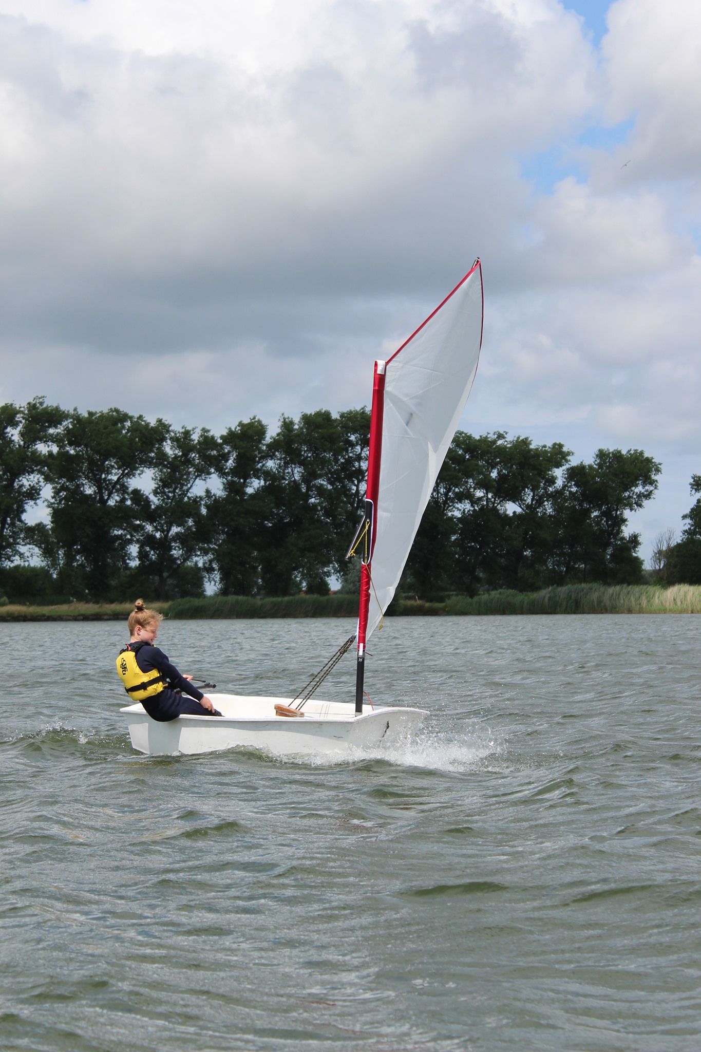 optimist-evo-1-2.jpg