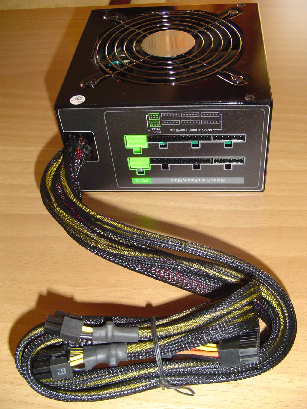 psu_coolermaster_m520_3.jpg