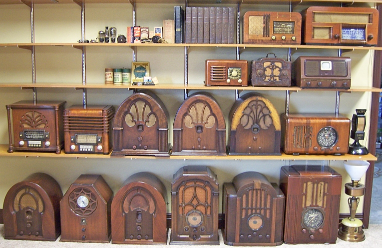 Als we aan Bart Peeters denken denken we aan Radios.