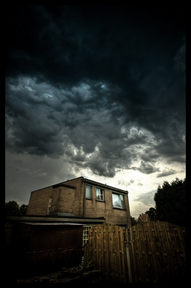 house_and_clouds_by_mightyflup.jpg