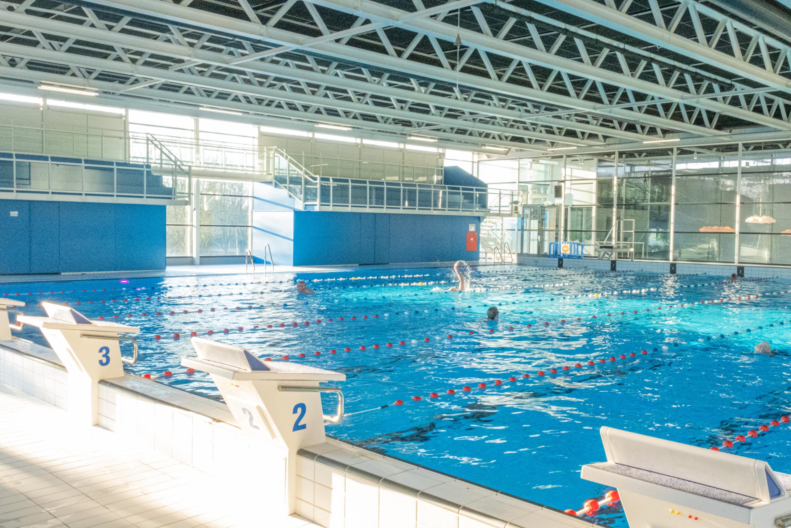 2022BanenZwemmen-Sportbad-Leeghwaterbad6-scaled.jpg