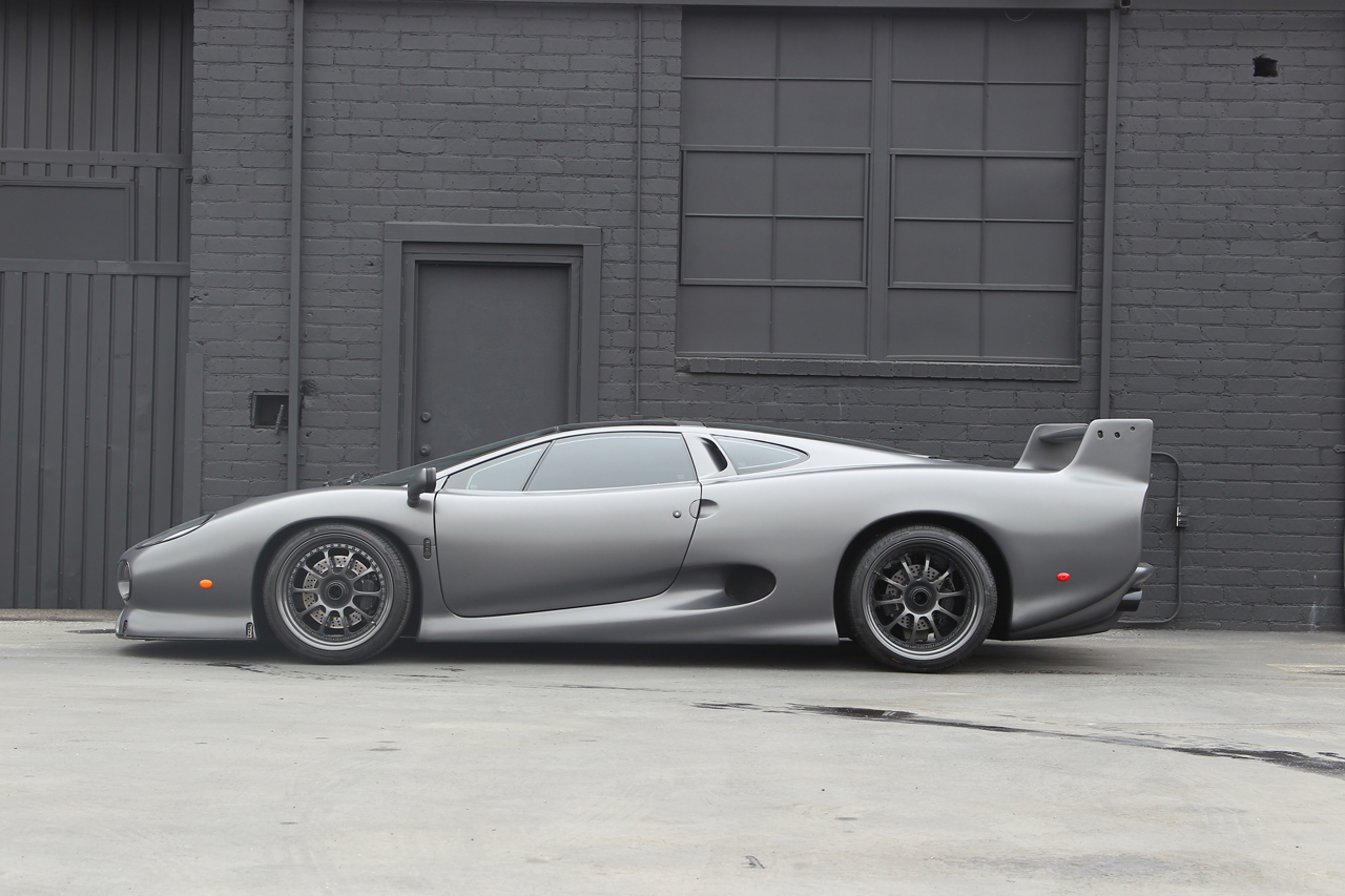 03-xj220s.jpg
