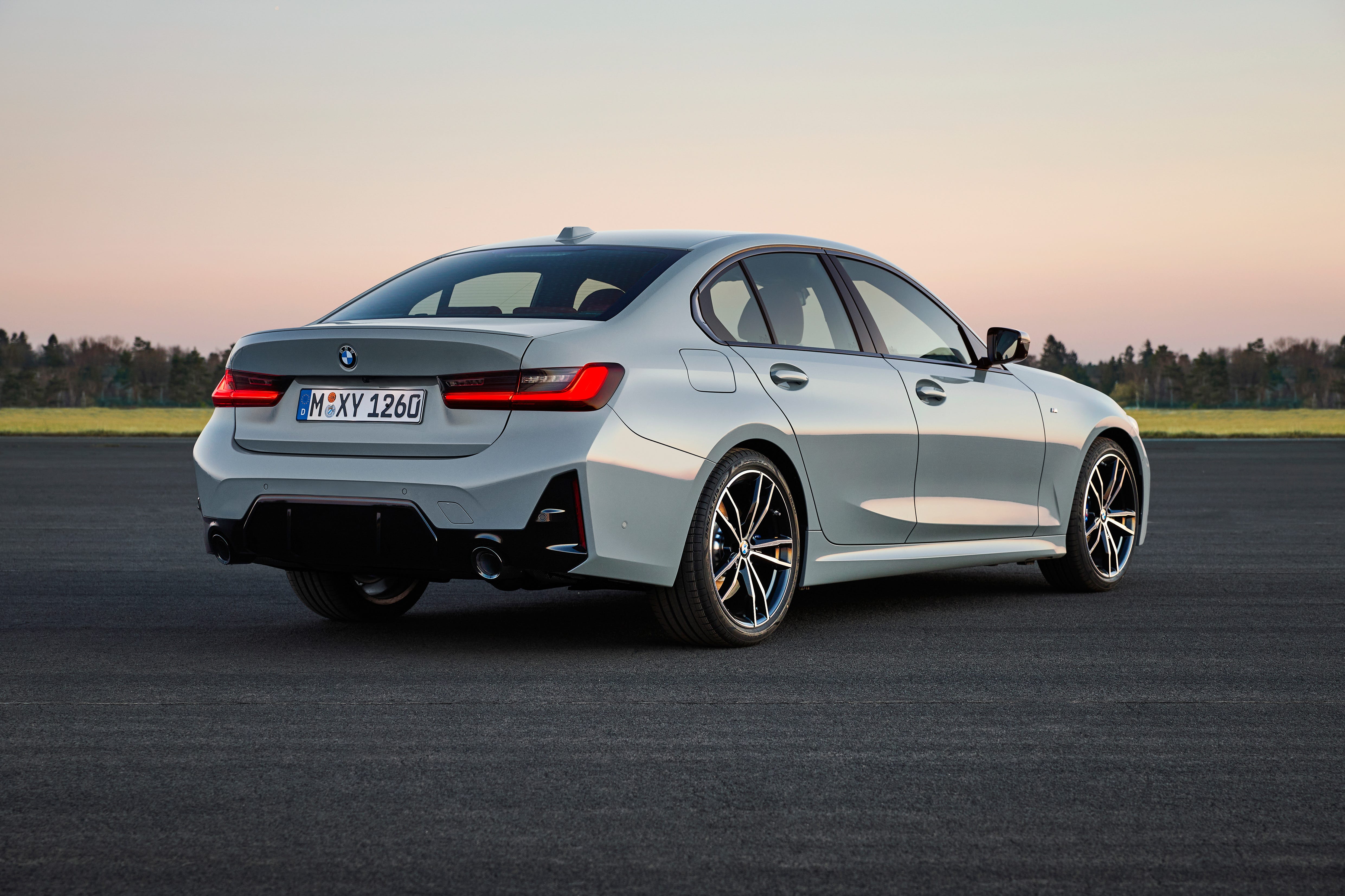 2023-bmw-3-series-115-1652798465.jpg