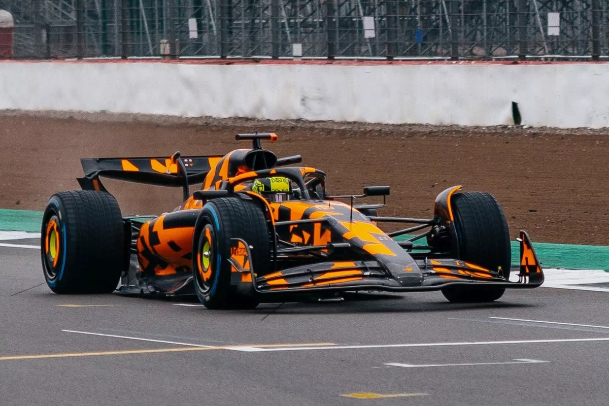 mclaren-mcl39.webp