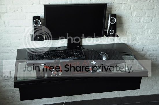 Desk2-1.jpg