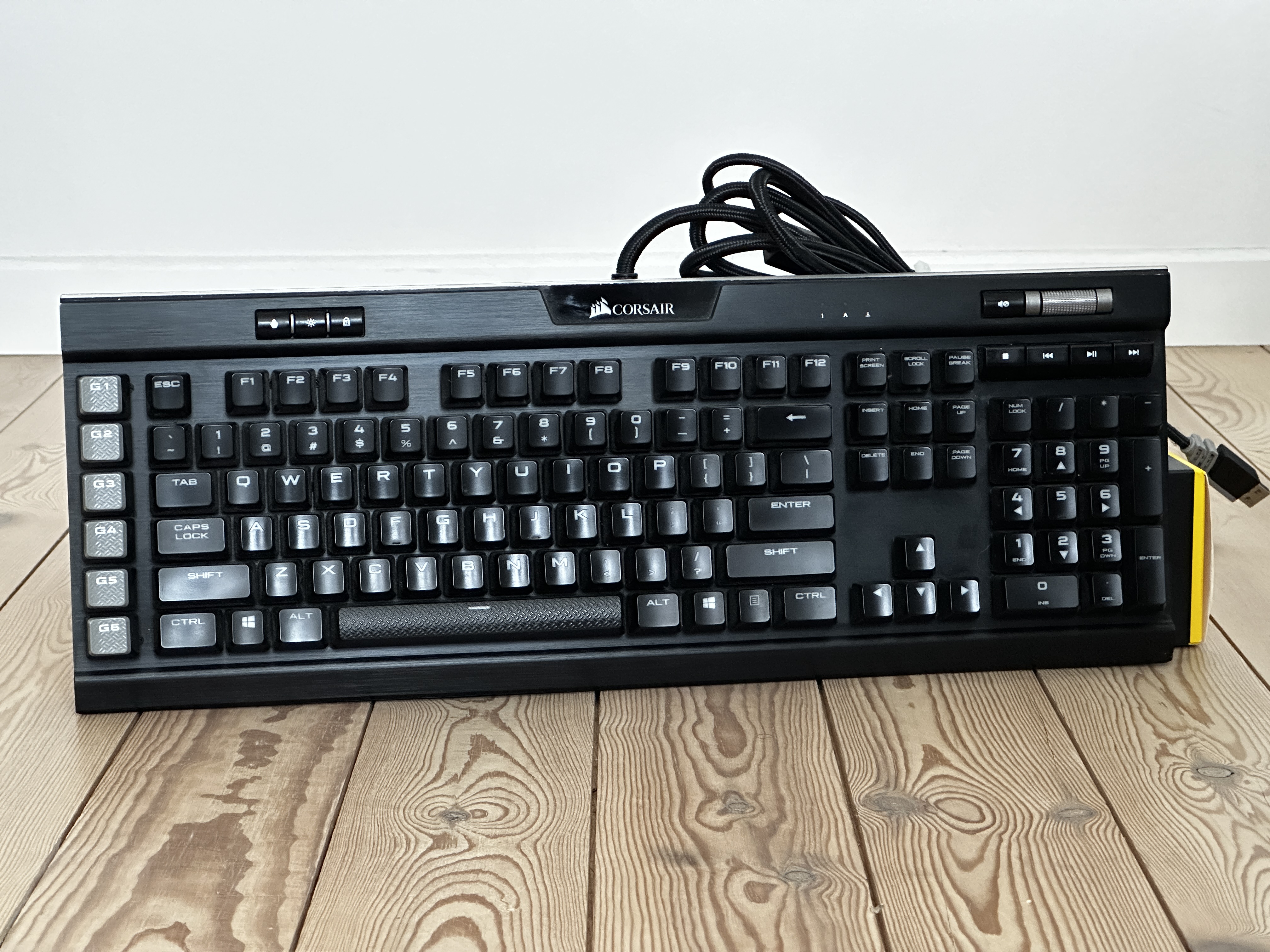 corsair_k95_1.jpg