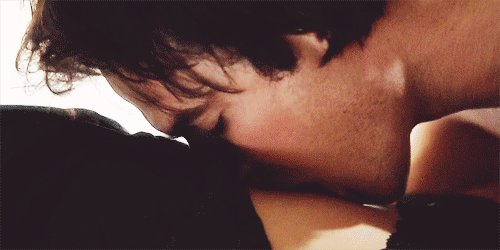 tumblr_memx3fWYDN1qik2bvo5_r2_500.gif