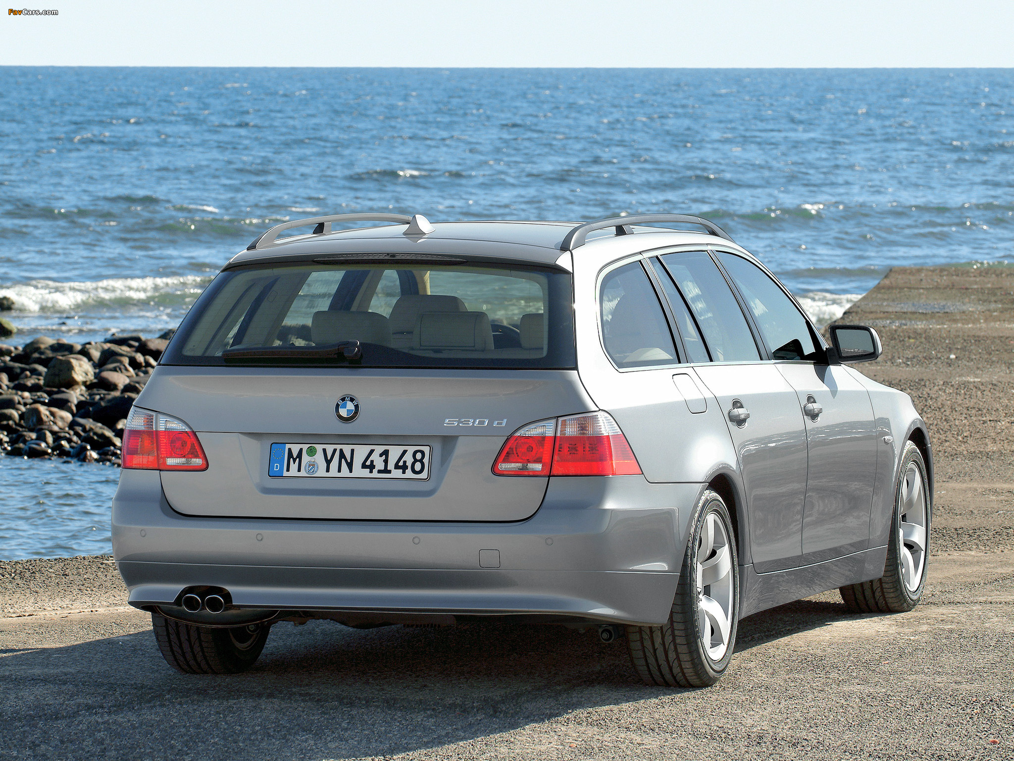 bmw_5_series_e60-e61_2004_wallpapers_1.jpg