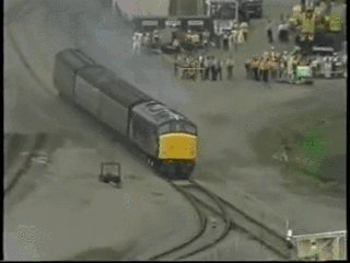 Train+crash+test_4feb3f_5327427.gif