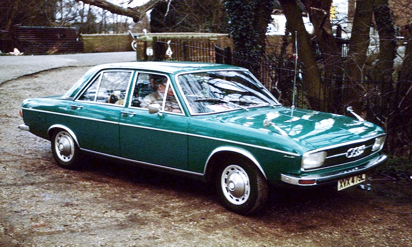 Audi_100_LS_C1_1972_photo_1973.jpg