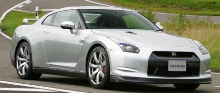 Nissan-GT_R-off1.jpg