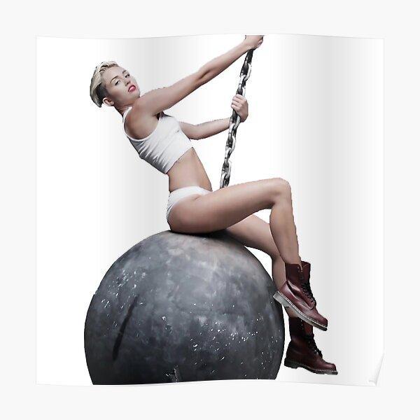 Miley_Cyrus_Wrecking_Ball_Music_Video-544010895-large.jpg