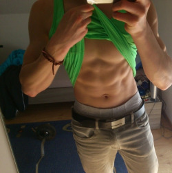 tumblr_o4m4a0fNVJ1r8x9g8o1_250.png