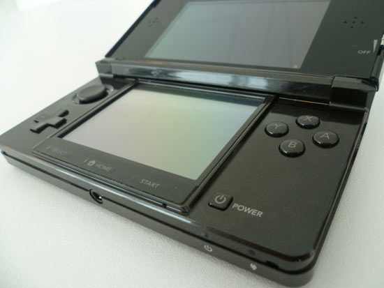 550w_gaming_3DS_3.jpg