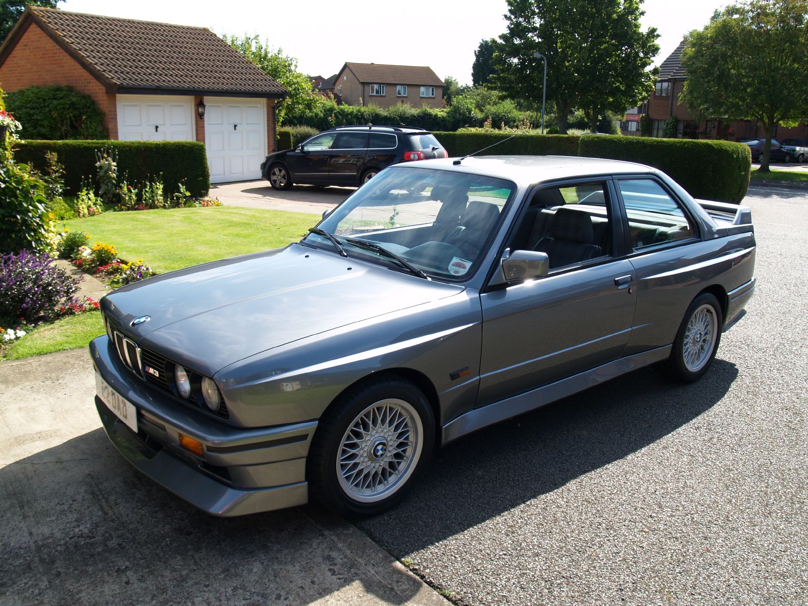 Grey_e30_m3.jpg