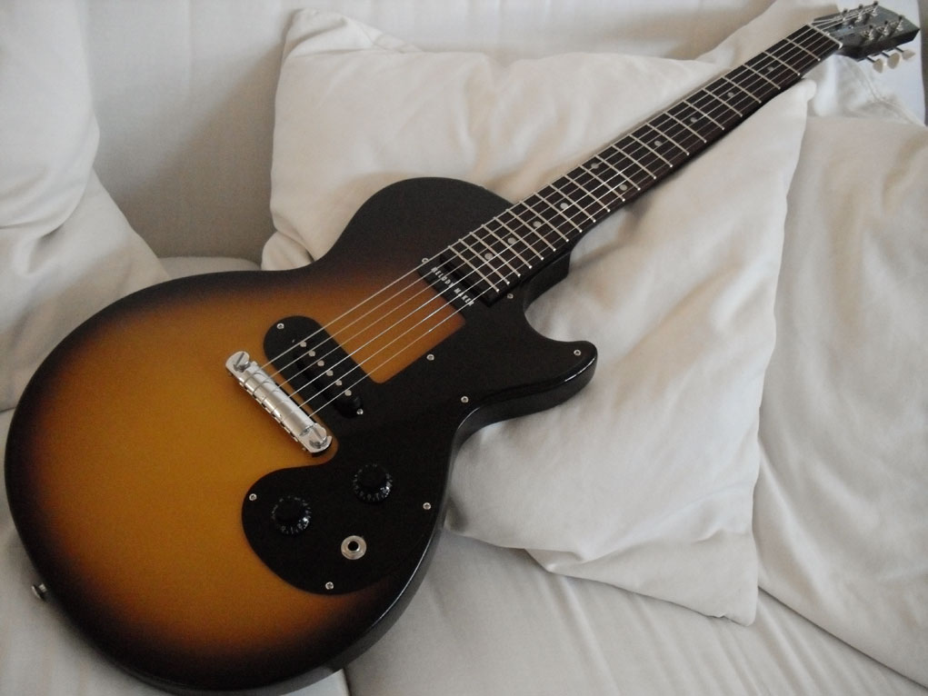 gibson-melody-maker-212.jpg