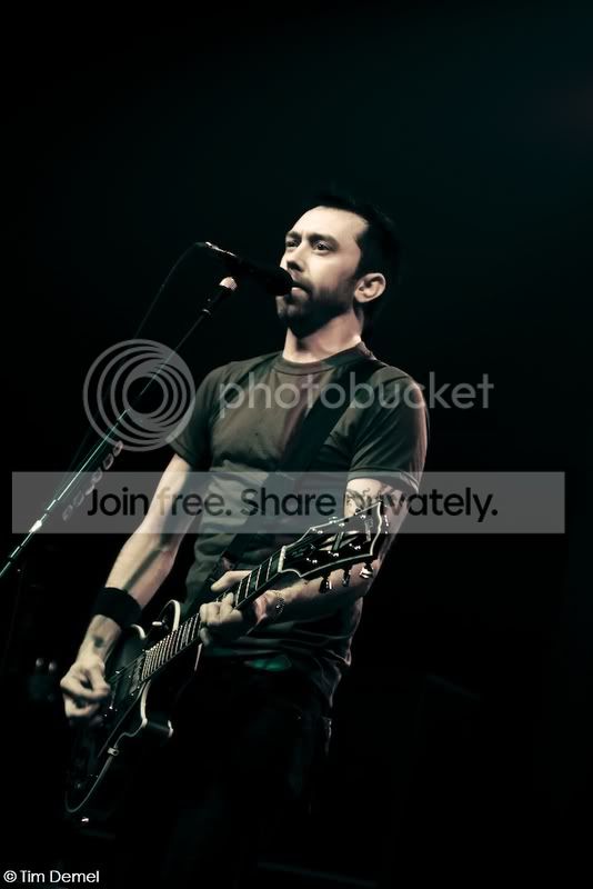 riseagainst034.jpg
